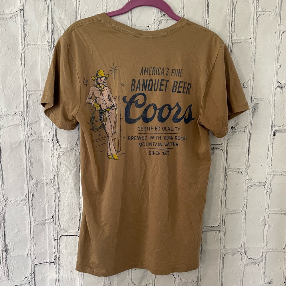 Coors men’s cowgirl graphic tee